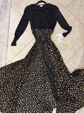 LuLaRoe Black and Gold Pleated Long-Sleeve Maxi Dress - NWT